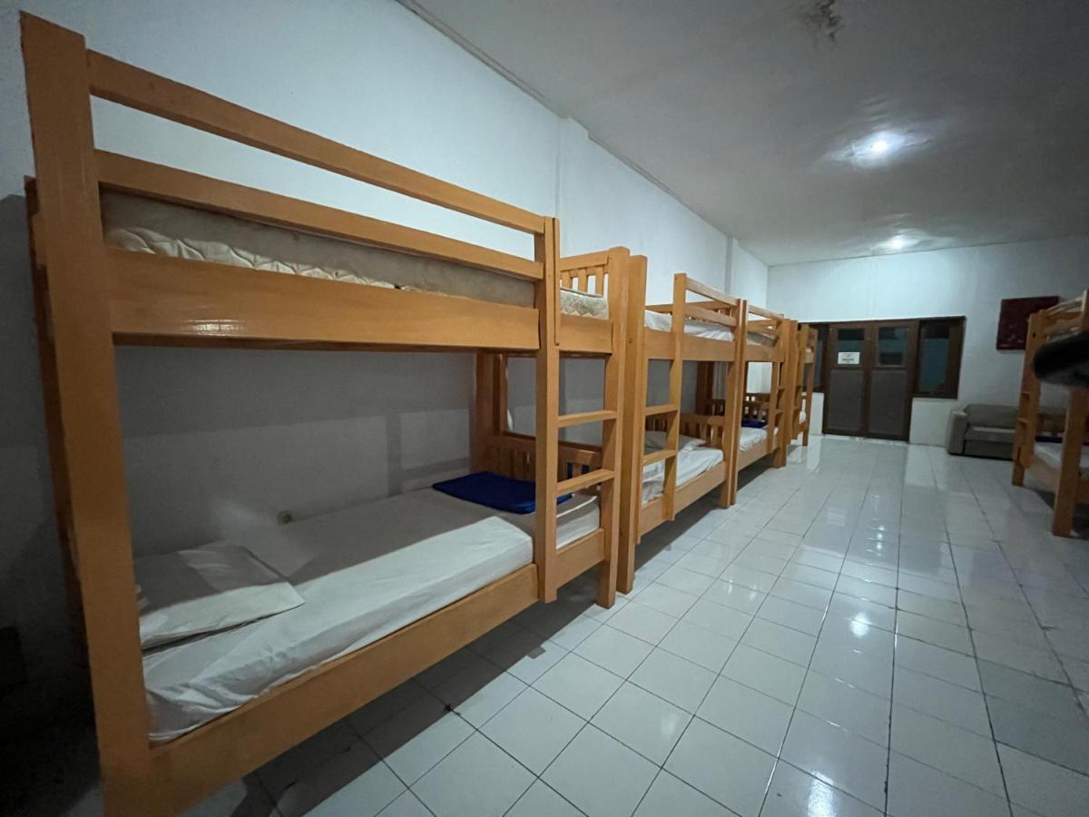 Oseania Hostel Senggigi Kültér fotó