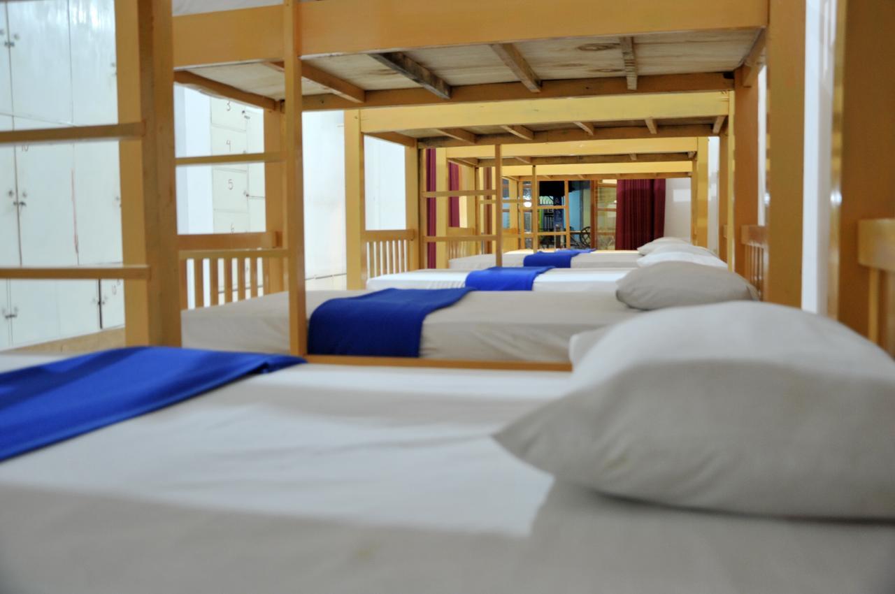 Oseania Hostel Senggigi Kültér fotó