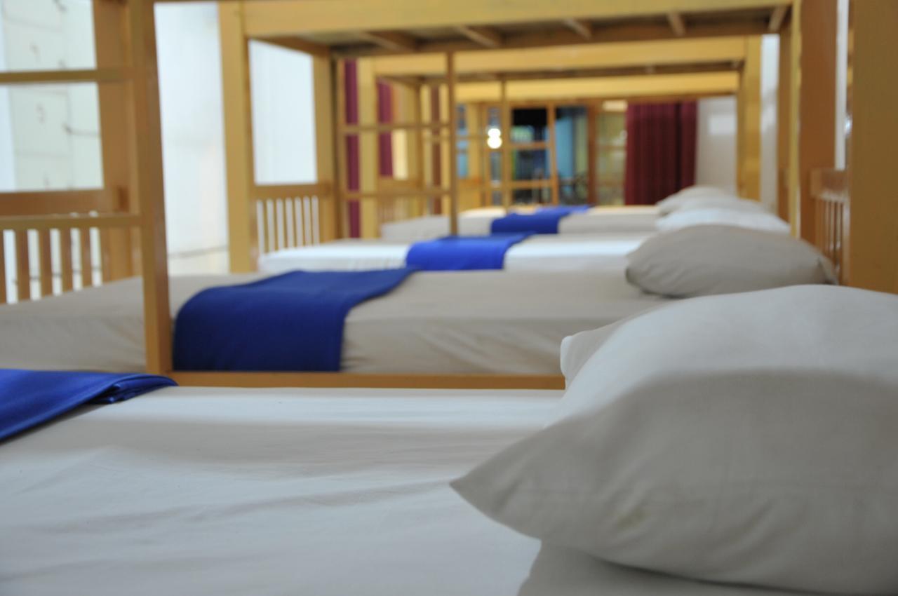 Oseania Hostel Senggigi Kültér fotó